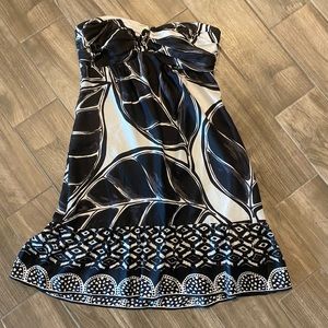 White house black market woman’s dress